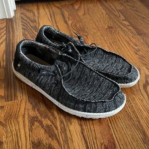 Mens Hey Dudes size 14 - black .